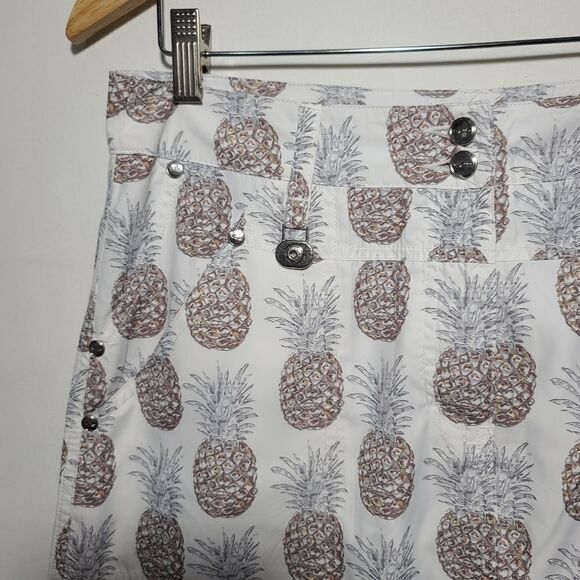 XDS Daily Sport White Pineapple Print Skort - Picture 5 of 10